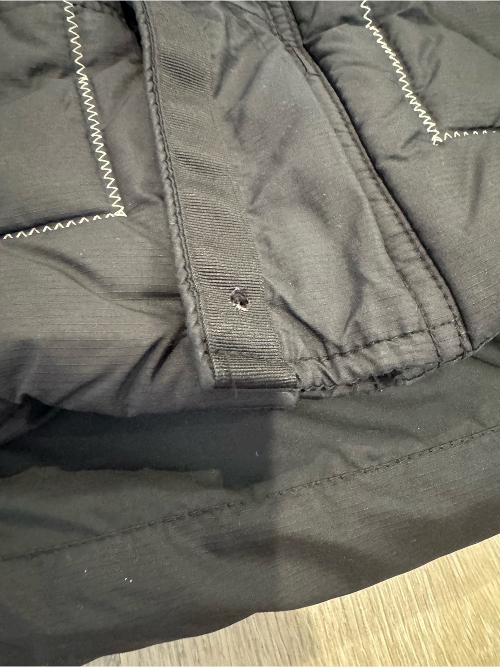 Helly Hansen Hooded Puffer Jacket View 4